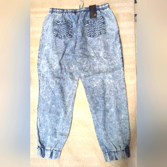 ➡️NWT Denim Jogger Pants with Textured Pockets Size XL - Picture 4 of 12